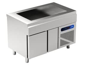 <p>Apresentamos a nossa linha de tabuleiros especialmente concebidos para manter e apresentar alimentos e bebidas à temperatura correcta